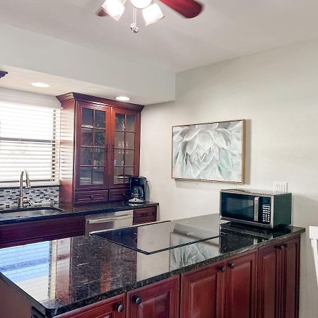 Knot A Care Remodeled Direct Water Access Condo With Ocean And Pool Views Now Sleeps Six Marco Island Exteriör bild