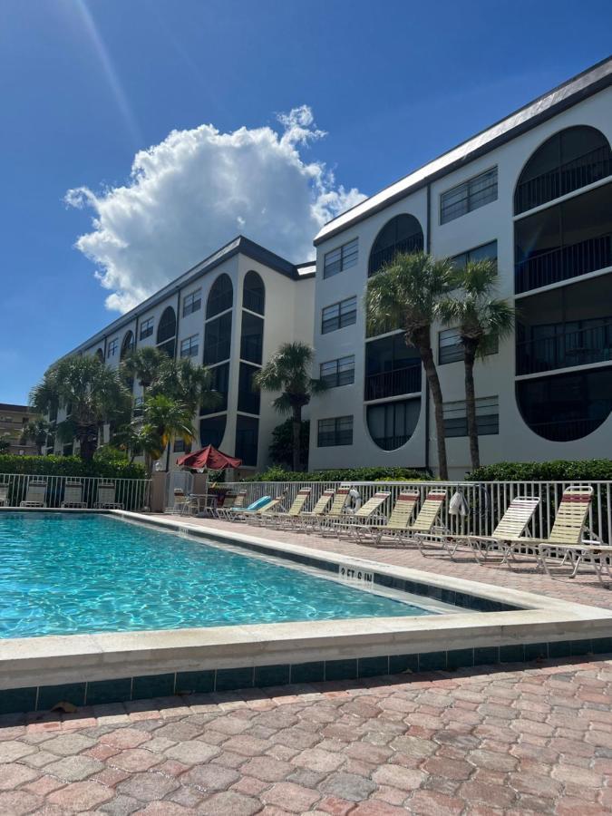 Knot A Care Remodeled Direct Water Access Condo With Ocean And Pool Views Now Sleeps Six Marco Island Exteriör bild