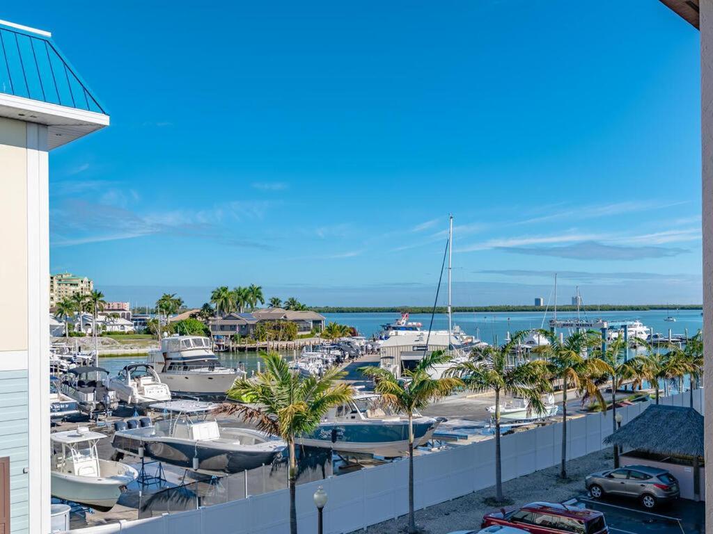 Knot A Care Remodeled Direct Water Access Condo With Ocean And Pool Views Now Sleeps Six Marco Island Exteriör bild
